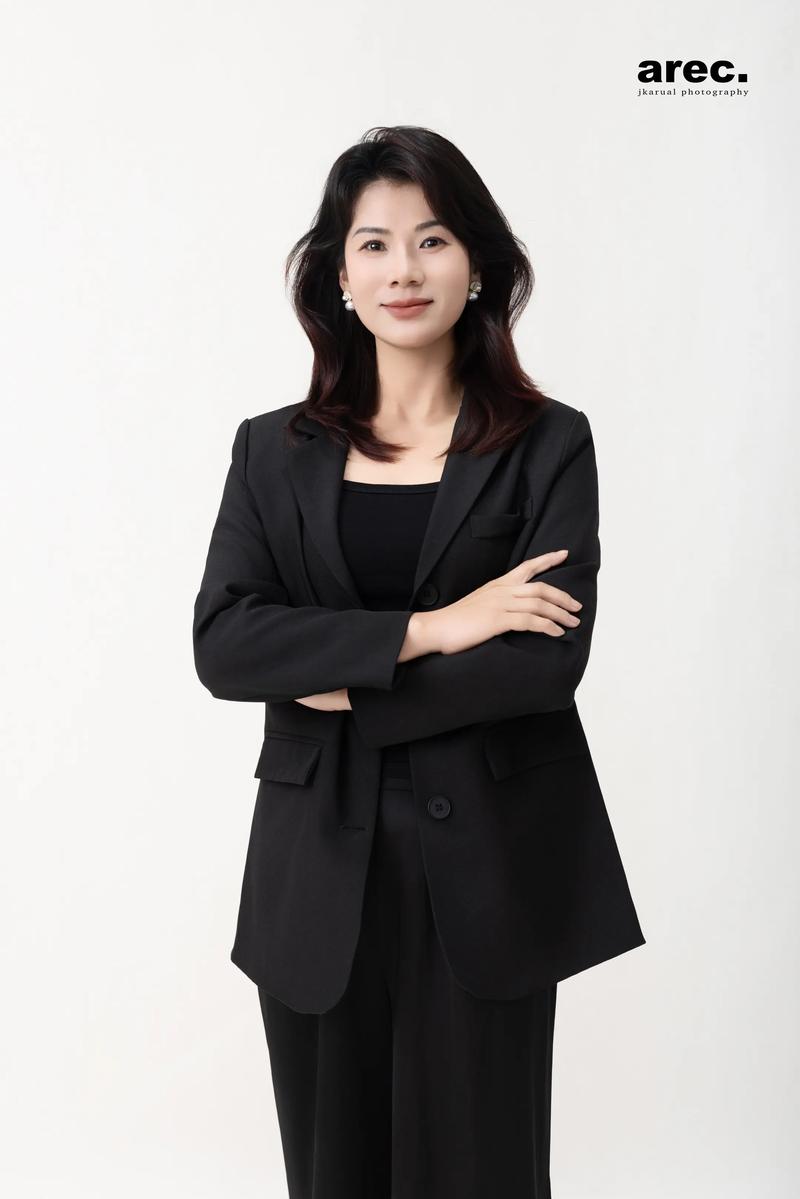 时尚前沿：连衣裙的流行趋势